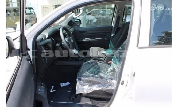 Buy Import Toyota Hilux White Car in Import - Dubai in Akmecet Buy Import Toyota Hilux White Car in Import - Dubai in Akmecet