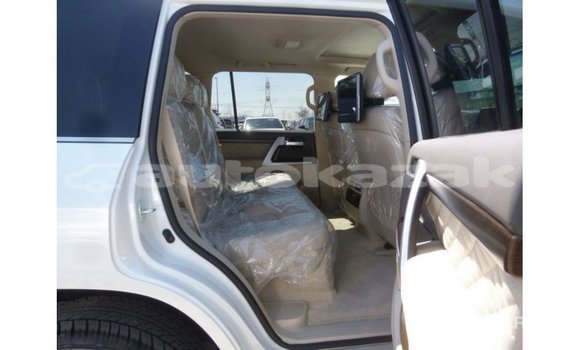 Buy Import Toyota Land Cruiser White Car in Import - Dubai in Akmecet Buy Import Toyota Land Cruiser White Car in Import - Dubai in Akmecet