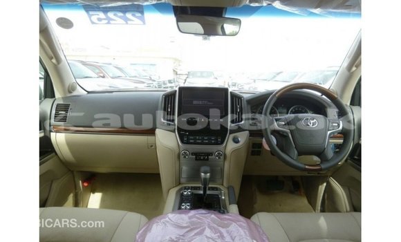 Buy Import Toyota Land Cruiser White Car in Import - Dubai in Akmecet Buy Import Toyota Land Cruiser White Car in Import - Dubai in Akmecet