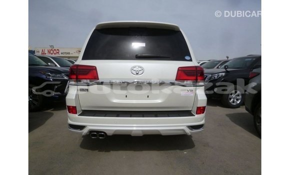Buy Import Toyota Land Cruiser White Car in Import - Dubai in Akmecet Buy Import Toyota Land Cruiser White Car in Import - Dubai in Akmecet