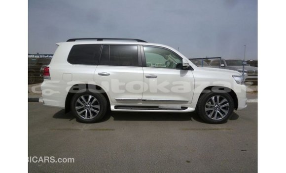 Buy Import Toyota Land Cruiser White Car in Import - Dubai in Akmecet Buy Import Toyota Land Cruiser White Car in Import - Dubai in Akmecet