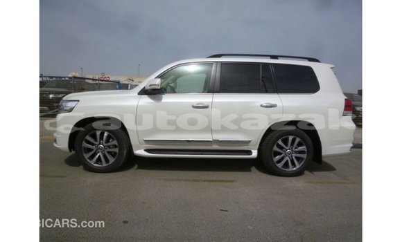 Buy Import Toyota Land Cruiser White Car in Import - Dubai in Akmecet Buy Import Toyota Land Cruiser White Car in Import - Dubai in Akmecet
