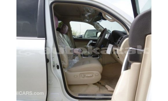 Buy Import Toyota Land Cruiser White Car in Import - Dubai in Akmecet Buy Import Toyota Land Cruiser White Car in Import - Dubai in Akmecet