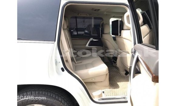 Buy Import Toyota Land Cruiser White Car in Import - Dubai in Akmecet Buy Import Toyota Land Cruiser White Car in Import - Dubai in Akmecet