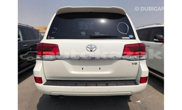 Buy Import Toyota Land Cruiser White Car in Import - Dubai in Akmecet Buy Import Toyota Land Cruiser White Car in Import - Dubai in Akmecet