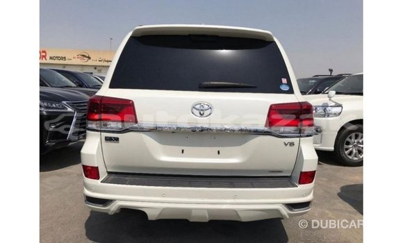 Buy Import Toyota Land Cruiser White Car in Import - Dubai in Akmecet Buy Import Toyota Land Cruiser White Car in Import - Dubai in Akmecet