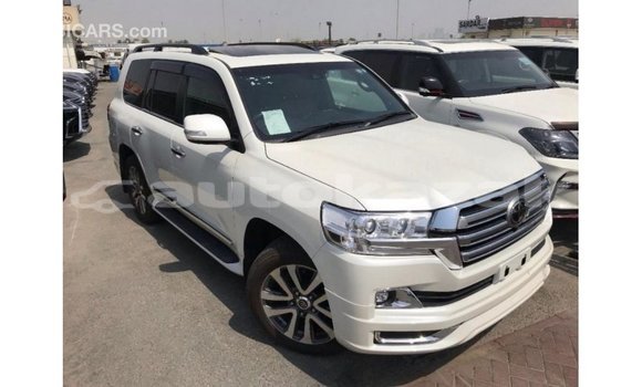 Buy Import Toyota Land Cruiser White Car in Import - Dubai in Akmecet Buy Import Toyota Land Cruiser White Car in Import - Dubai in Akmecet