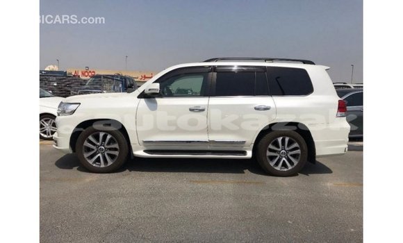 Buy Import Toyota Land Cruiser White Car in Import - Dubai in Akmecet Buy Import Toyota Land Cruiser White Car in Import - Dubai in Akmecet