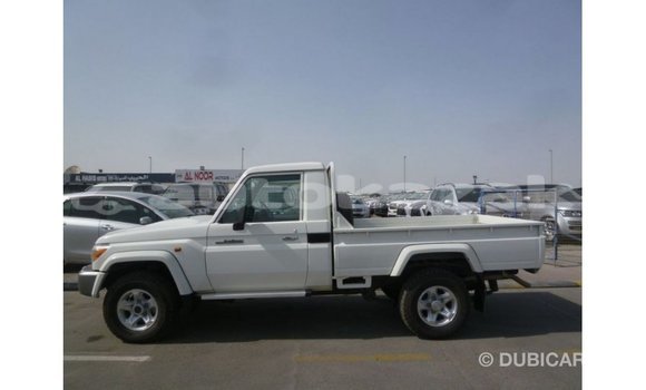 Buy Import Toyota Land Cruiser White Car in Import - Dubai in Akmecet Buy Import Toyota Land Cruiser White Car in Import - Dubai in Akmecet