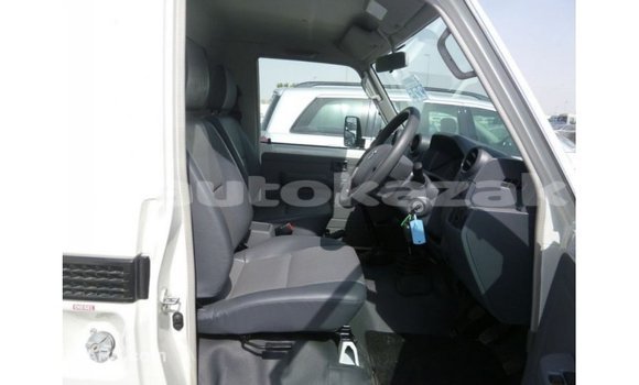 Buy Import Toyota Land Cruiser White Car in Import - Dubai in Akmecet Buy Import Toyota Land Cruiser White Car in Import - Dubai in Akmecet