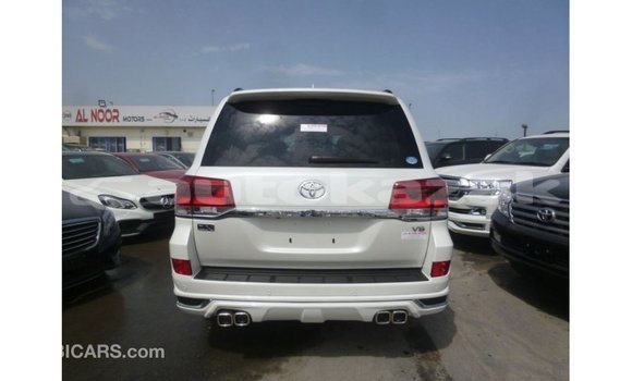 Buy Import Toyota Land Cruiser White Car in Import - Dubai in Akmecet Buy Import Toyota Land Cruiser White Car in Import - Dubai in Akmecet