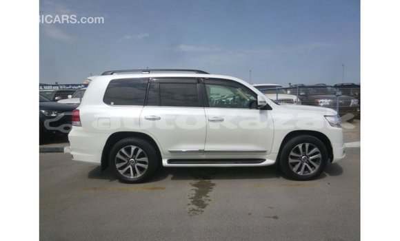 Buy Import Toyota Land Cruiser White Car in Import - Dubai in Akmecet Buy Import Toyota Land Cruiser White Car in Import - Dubai in Akmecet