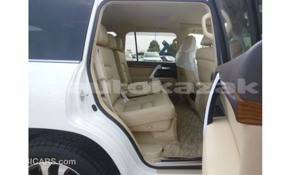 Buy Import Toyota Land Cruiser White Car in Import - Dubai in Akmecet Buy Import Toyota Land Cruiser White Car in Import - Dubai in Akmecet