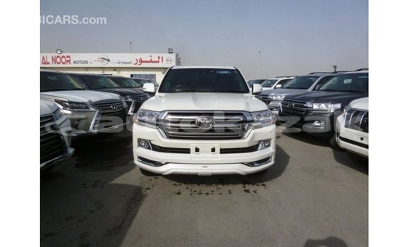 Buy Import Toyota Land Cruiser White Car in Import - Dubai in Akmecet Buy Import Toyota Land Cruiser White Car in Import - Dubai in Akmecet