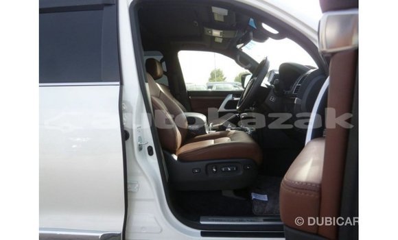 Buy Import Toyota Land Cruiser White Car in Import - Dubai in Akmecet Buy Import Toyota Land Cruiser White Car in Import - Dubai in Akmecet