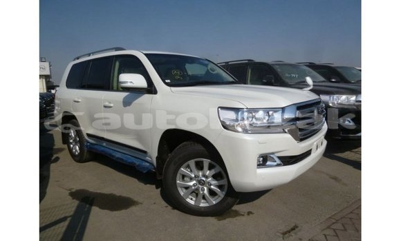 Buy Import Toyota Land Cruiser White Car in Import - Dubai in Akmecet Buy Import Toyota Land Cruiser White Car in Import - Dubai in Akmecet