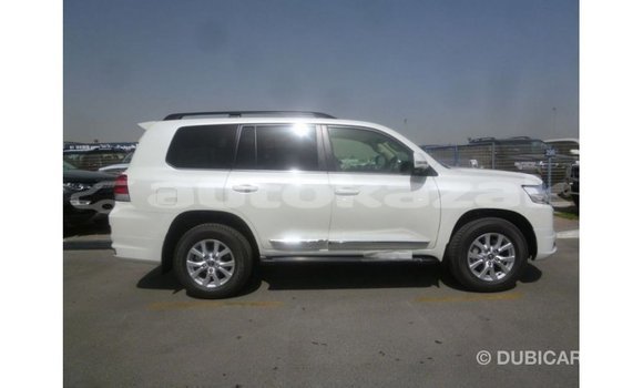 Buy Import Toyota Land Cruiser White Car in Import - Dubai in Akmecet Buy Import Toyota Land Cruiser White Car in Import - Dubai in Akmecet