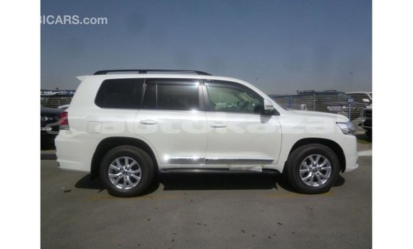 Buy Import Toyota Land Cruiser White Car in Import - Dubai in Akmecet Buy Import Toyota Land Cruiser White Car in Import - Dubai in Akmecet
