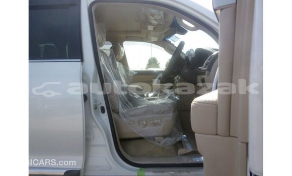 Buy Import Toyota Land Cruiser White Car in Import - Dubai in Akmecet Buy Import Toyota Land Cruiser White Car in Import - Dubai in Akmecet