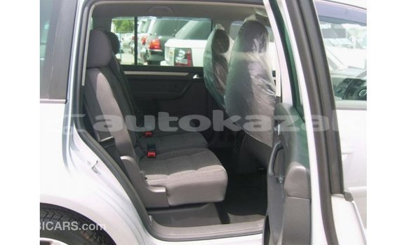 Buy Import Volkswagen Touran Other Car in Import - Dubai in Akmecet Buy Import Volkswagen Touran Other Car in Import - Dubai in Akmecet