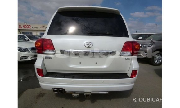 Buy Import Toyota Land Cruiser White Car in Import - Dubai in Akmecet Buy Import Toyota Land Cruiser White Car in Import - Dubai in Akmecet