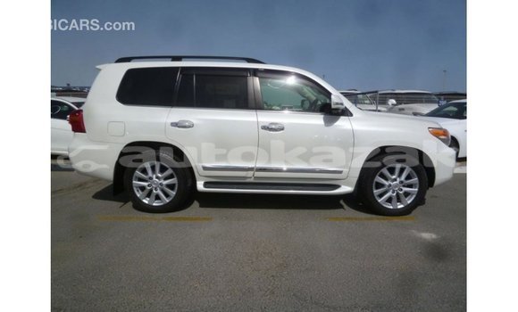 Buy Import Toyota Land Cruiser White Car in Import - Dubai in Akmecet Buy Import Toyota Land Cruiser White Car in Import - Dubai in Akmecet