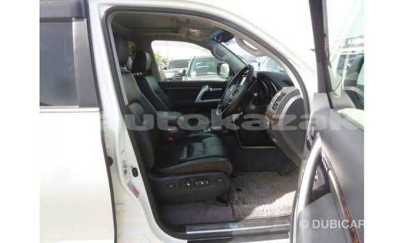 Buy Import Toyota Land Cruiser White Car in Import - Dubai in Akmecet Buy Import Toyota Land Cruiser White Car in Import - Dubai in Akmecet
