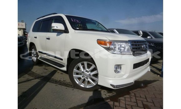 Buy Import Toyota Land Cruiser White Car in Import - Dubai in Akmecet Buy Import Toyota Land Cruiser White Car in Import - Dubai in Akmecet