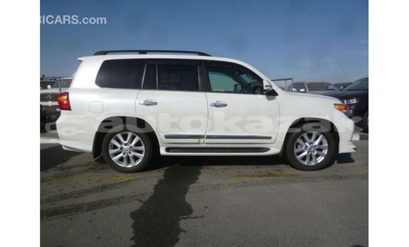 Buy Import Toyota Land Cruiser White Car in Import - Dubai in Akmecet Buy Import Toyota Land Cruiser White Car in Import - Dubai in Akmecet