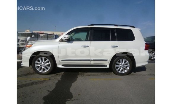 Buy Import Toyota Land Cruiser White Car in Import - Dubai in Akmecet Buy Import Toyota Land Cruiser White Car in Import - Dubai in Akmecet