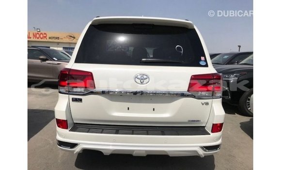 Buy Import Toyota Land Cruiser White Car in Import - Dubai in Akmecet Buy Import Toyota Land Cruiser White Car in Import - Dubai in Akmecet