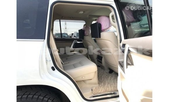 Buy Import Toyota Land Cruiser White Car in Import - Dubai in Akmecet Buy Import Toyota Land Cruiser White Car in Import - Dubai in Akmecet