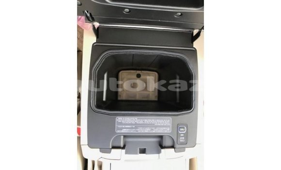 Buy Import Toyota Land Cruiser White Car in Import - Dubai in Akmecet Buy Import Toyota Land Cruiser White Car in Import - Dubai in Akmecet