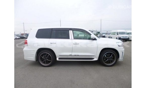 Buy Import Toyota Land Cruiser White Car in Import - Dubai in Akmecet Buy Import Toyota Land Cruiser White Car in Import - Dubai in Akmecet