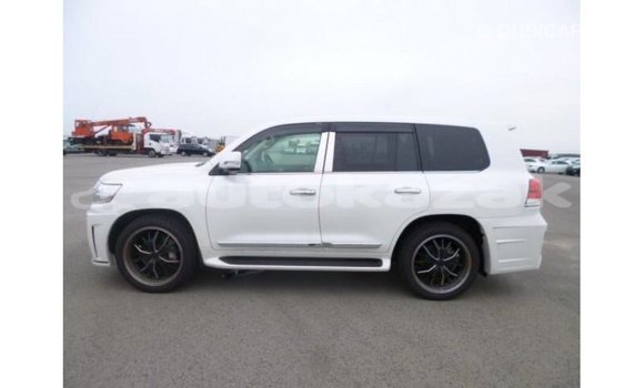Buy Import Toyota Land Cruiser White Car in Import - Dubai in Akmecet Buy Import Toyota Land Cruiser White Car in Import - Dubai in Akmecet