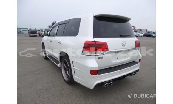 Buy Import Toyota Land Cruiser White Car in Import - Dubai in Akmecet Buy Import Toyota Land Cruiser White Car in Import - Dubai in Akmecet