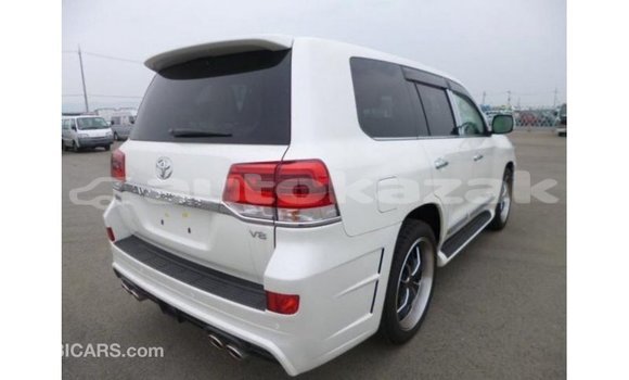Buy Import Toyota Land Cruiser White Car in Import - Dubai in Akmecet Buy Import Toyota Land Cruiser White Car in Import - Dubai in Akmecet