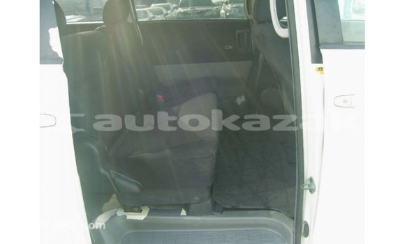 Buy Import Toyota Noah White Car in Import - Dubai in Akmecet Buy Import Toyota Noah White Car in Import - Dubai in Akmecet