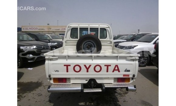 Buy Import Toyota Land Cruiser White Car in Import - Dubai in Akmecet Buy Import Toyota Land Cruiser White Car in Import - Dubai in Akmecet