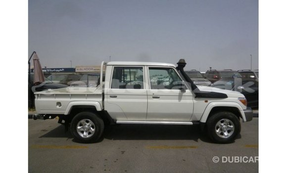 Buy Import Toyota Land Cruiser White Car in Import - Dubai in Akmecet Buy Import Toyota Land Cruiser White Car in Import - Dubai in Akmecet