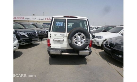 Buy Import Toyota Land Cruiser White Car in Import - Dubai in Akmecet Buy Import Toyota Land Cruiser White Car in Import - Dubai in Akmecet