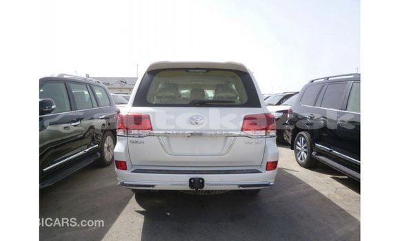 Buy Import Toyota Land Cruiser White Car in Import - Dubai in Akmecet Buy Import Toyota Land Cruiser White Car in Import - Dubai in Akmecet