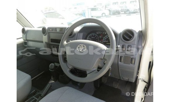 Buy Import Toyota Land Cruiser White Car in Import - Dubai in Akmecet Buy Import Toyota Land Cruiser White Car in Import - Dubai in Akmecet