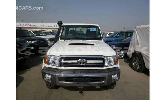 Buy Import Toyota Land Cruiser White Car in Import - Dubai in Akmecet Buy Import Toyota Land Cruiser White Car in Import - Dubai in Akmecet