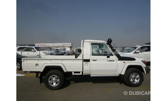 Buy Import Toyota Land Cruiser White Car in Import - Dubai in Akmecet Buy Import Toyota Land Cruiser White Car in Import - Dubai in Akmecet