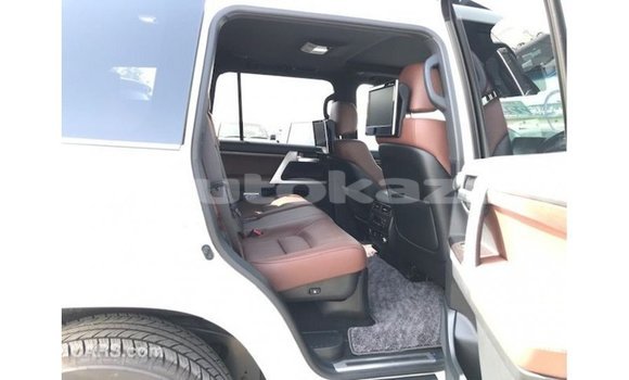 Buy Import Toyota Land Cruiser White Car in Import - Dubai in Akmecet Buy Import Toyota Land Cruiser White Car in Import - Dubai in Akmecet