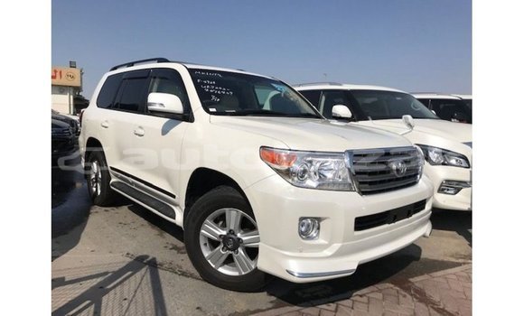 Buy Import Toyota Land Cruiser White Car in Import - Dubai in Akmecet Buy Import Toyota Land Cruiser White Car in Import - Dubai in Akmecet