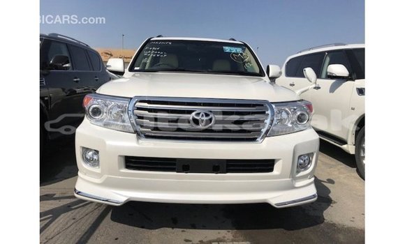 Buy Import Toyota Land Cruiser White Car in Import - Dubai in Akmecet Buy Import Toyota Land Cruiser White Car in Import - Dubai in Akmecet
