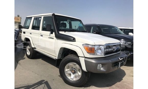 Buy Import Toyota Land Cruiser White Car in Import - Dubai in Akmecet Buy Import Toyota Land Cruiser White Car in Import - Dubai in Akmecet