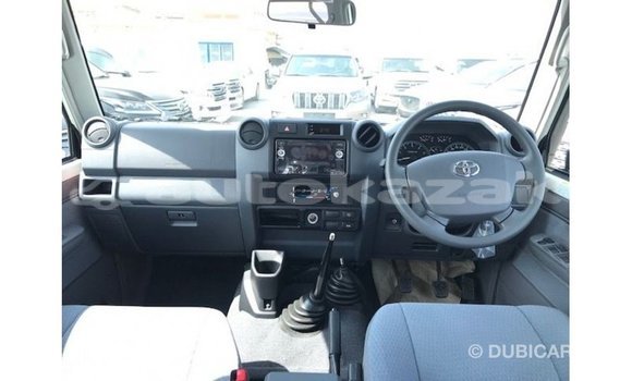 Buy Import Toyota Land Cruiser White Car in Import - Dubai in Akmecet Buy Import Toyota Land Cruiser White Car in Import - Dubai in Akmecet